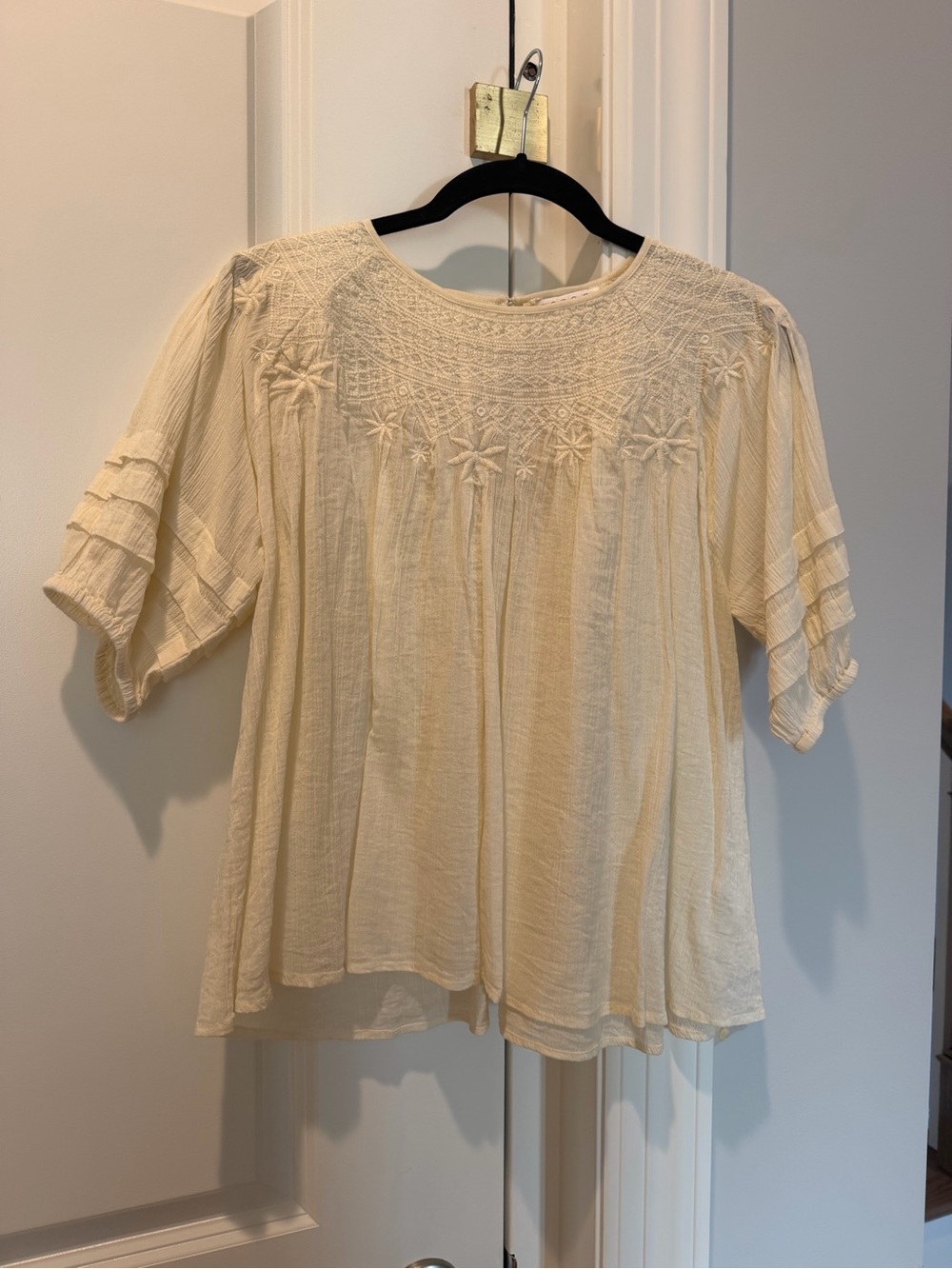 NWT Marea cream embroidered short sleeve tunic top
